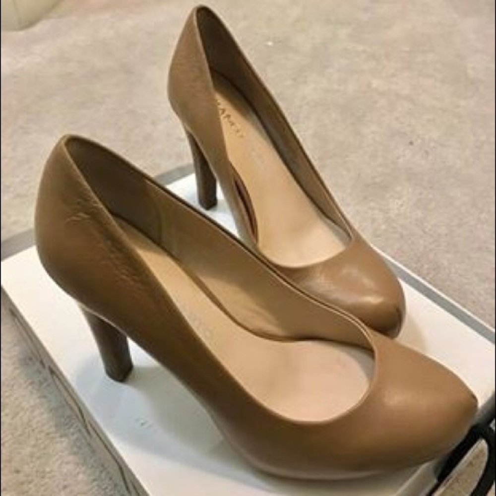 High heel shoes
